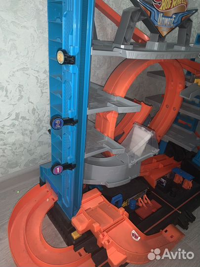 Трасса Hot Wheels Ultimate garage