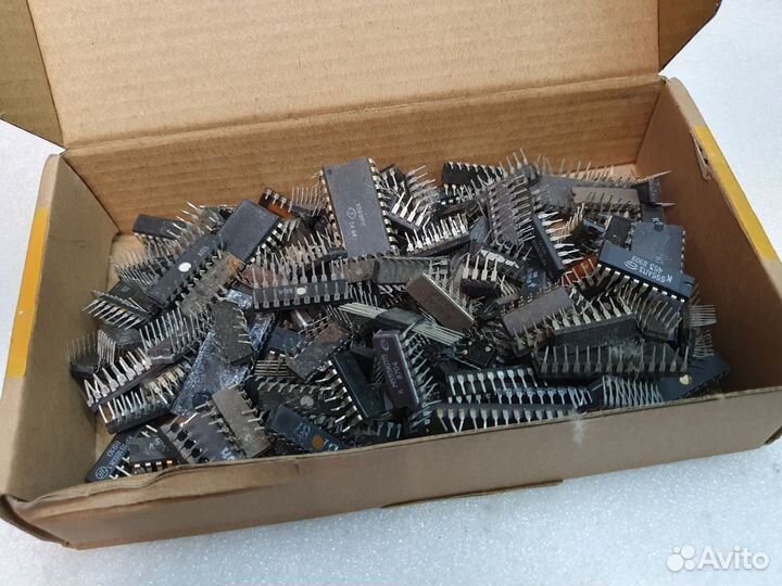 Микросхемы СССР коробка #3