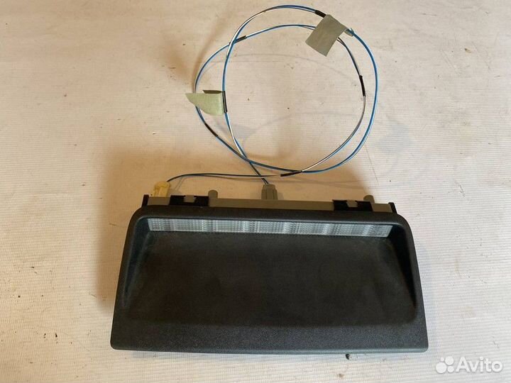 Фонарь задний (стоп сигнал) Toyota Avensis