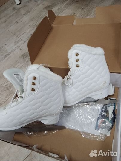 Коньки женские фигурные nordway