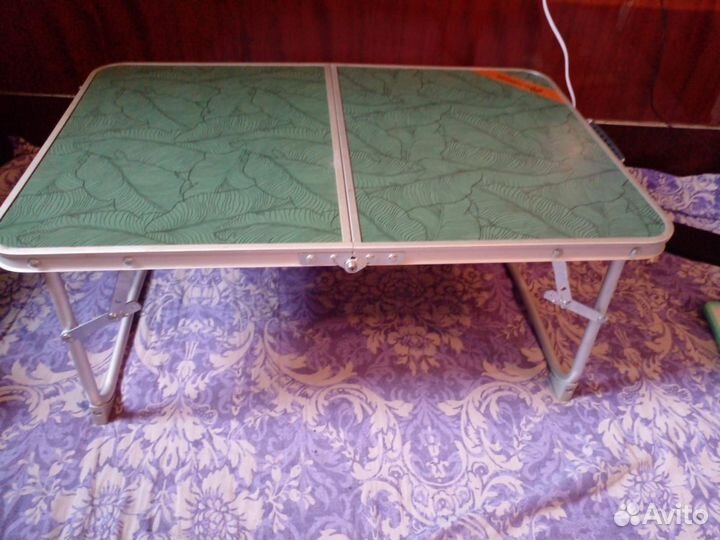 Столик туристическии как новый