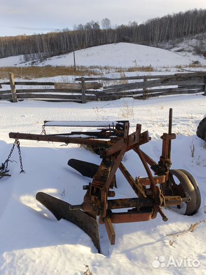 Плуг навесной трёх корпусной