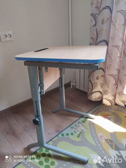 Школьная парта