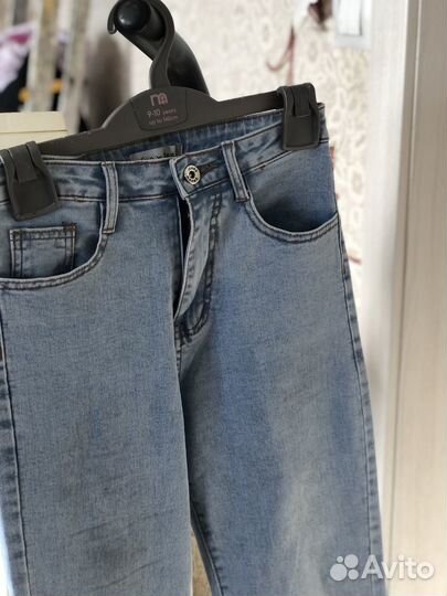 Джинсы клеш от колена женские