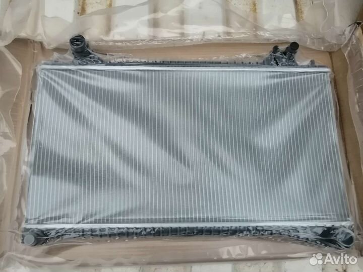 Радиатор основной Jaguar F-Pace 2.0 бензин