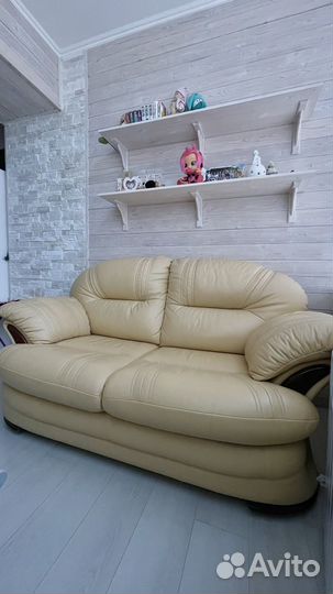 Кожаный диван бу