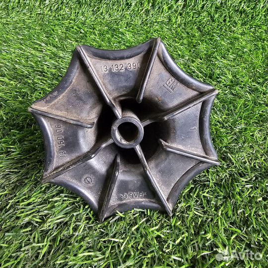 Болт крепления запасного колеса Chevrolet Cruze