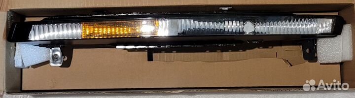 Ходовой огонь Audi Q7 (Depo 446-1604L-UQ)