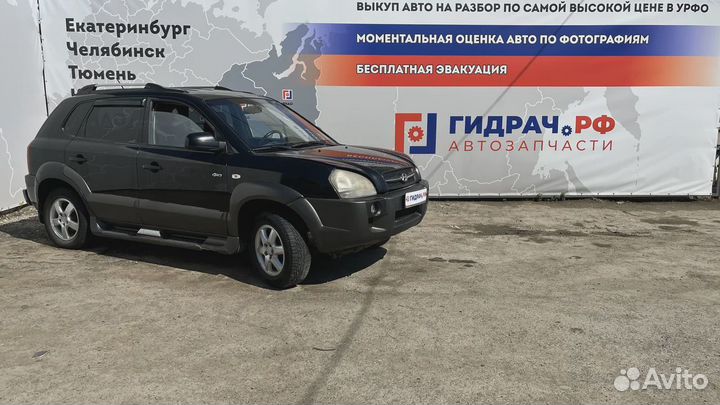 Клапан электромагнитный изменения фаз грм Hyundai Tucson (JM) 24355-23770