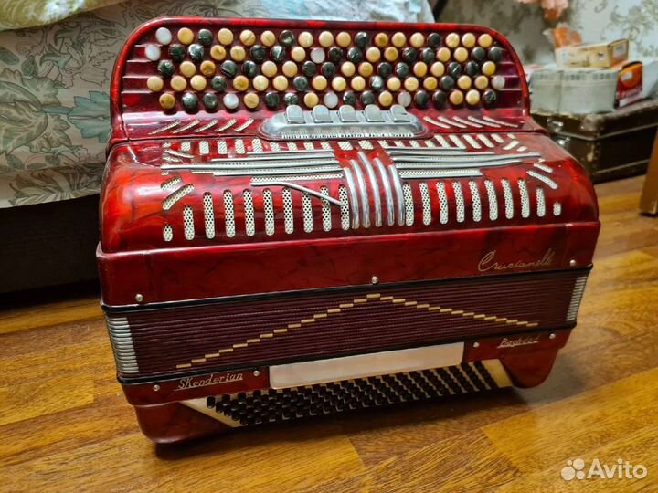 Crucianelli баян