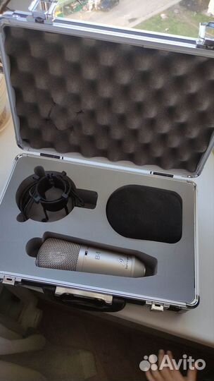Студийный микрофон behringer B1