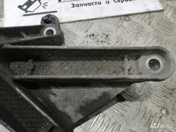 Кронштейн МКПП левый Nissan Juke F15