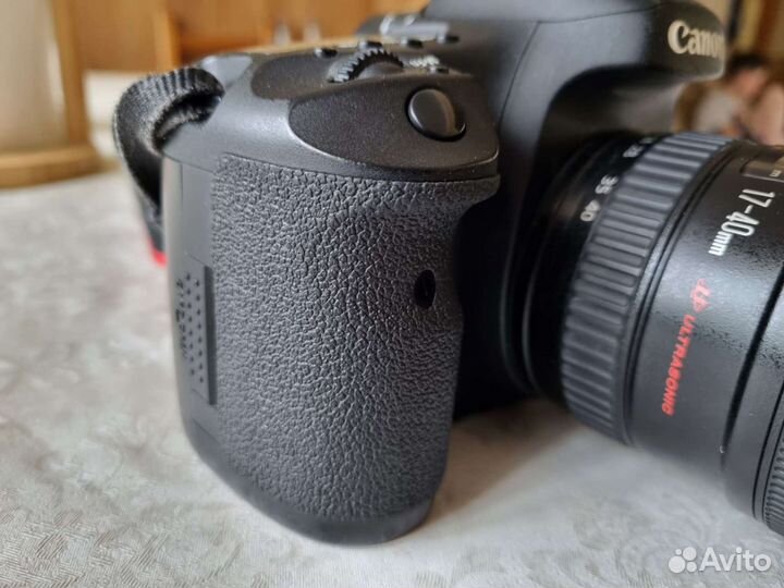 Зеркальный фотоаппарат canon 7D