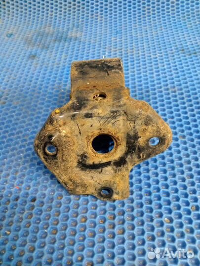 Подушка двигателя Nissan Ad QG18 2005