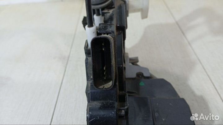 Замок двери задний левый Kia Sorento Prime