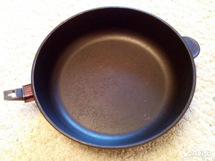 Сковорода литая Титан ''нмп'' D28cm