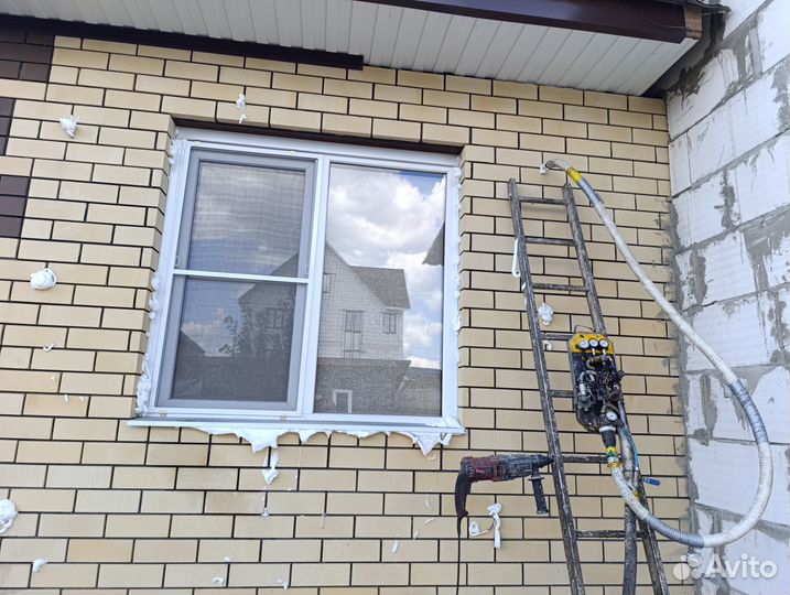 Утепление стен домов пеноизолом, Пеной