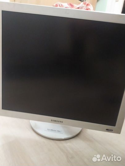 Монитор Samsung 193P plus