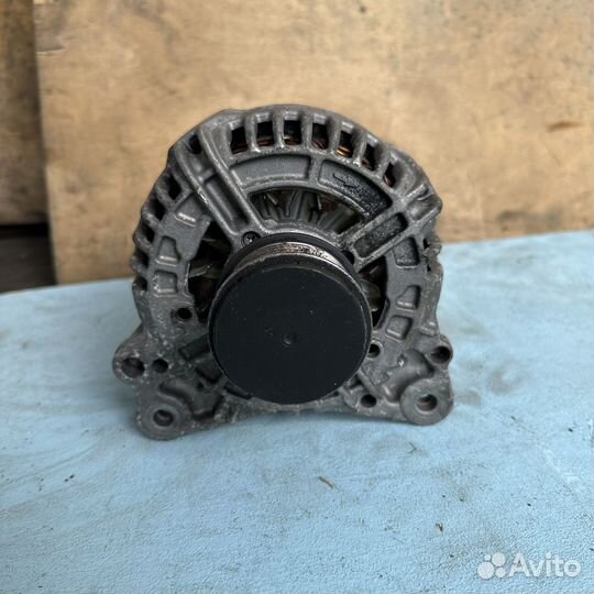 Генератор Audi A4 B6; B7 / VW Golf 5 / Passat B6