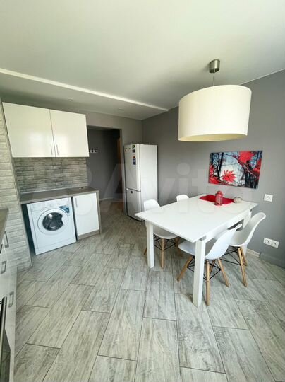 2-к. квартира, 63 м², 3/10 эт.