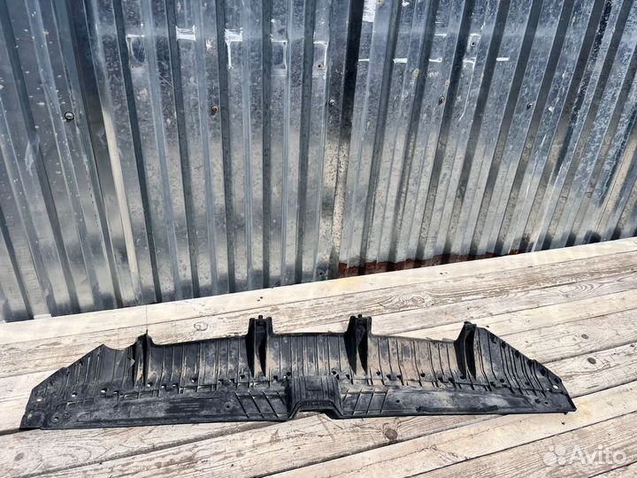 Hyundai Solaris 2 20- Накладка замка капота 2642