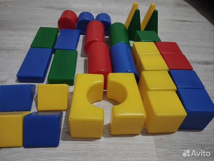 Кубики и конструктор деревянный