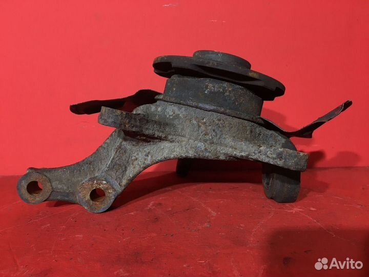 Кулак передний левый Suzuki Sx4 2 (Sx4 New)