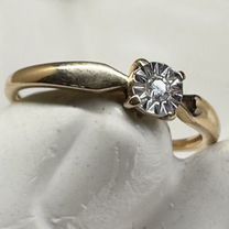 Золотое кольцо с бриллиантом