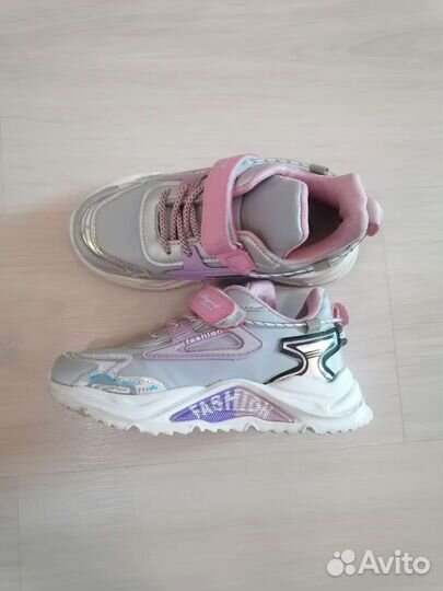 Кроссовки для девочки