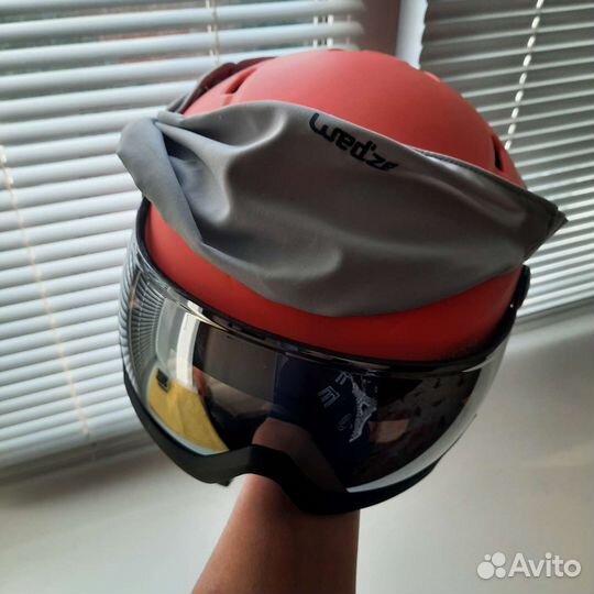 Горнолыжный шлем