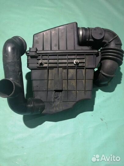 Корпус воздушного фильтра Land Rover Freelander