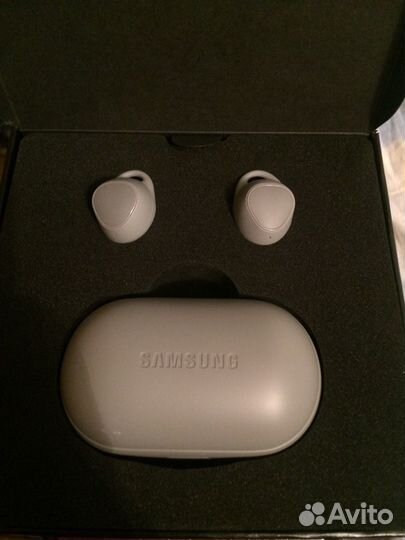 Беспроводные наушники samsung Gear IconX