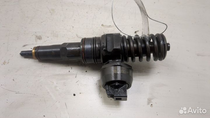 Форсунка топливная Volkswagen Golf 4, 2003