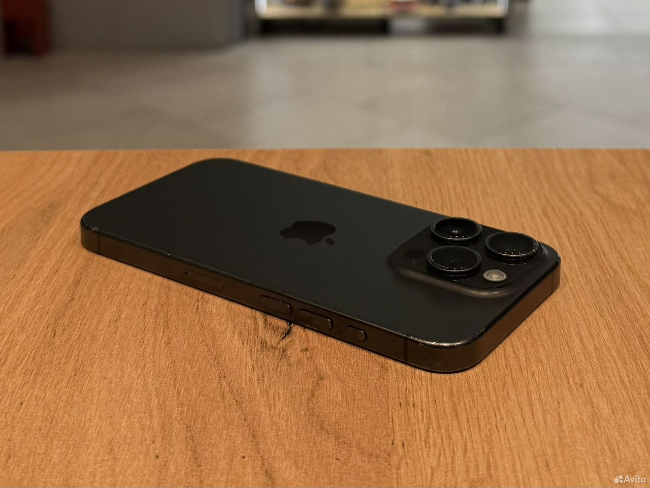 iPhone 15 Pro, 256 ГБ, SIM + eSIM