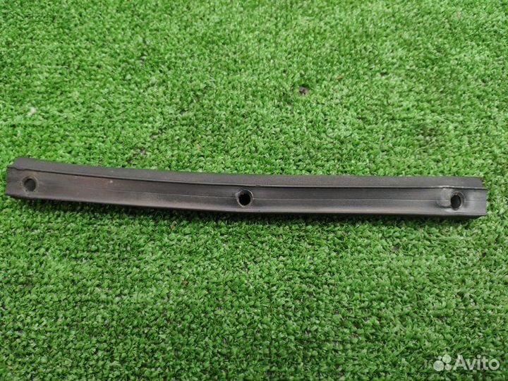 Уплотнитель капота Bmw X3 F25 N20B20A 2012