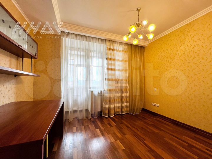 3-к. квартира, 82,4 м², 4/9 эт.