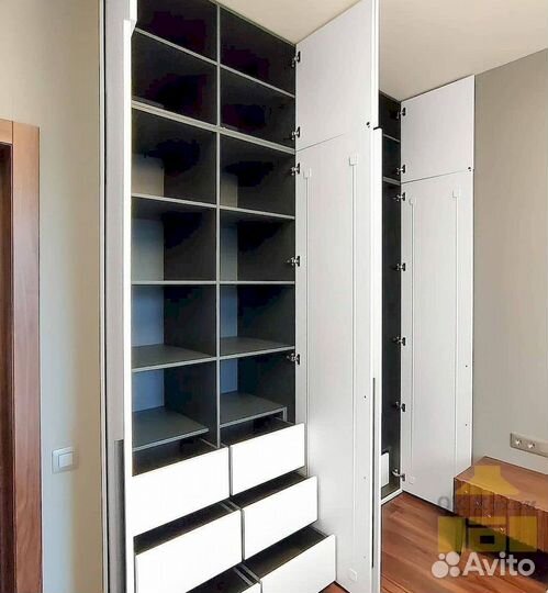 Черный шкаф