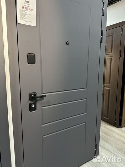 Дверь входная в квартиру Берген