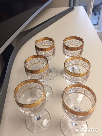 Рюмки на ножке