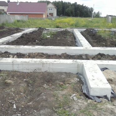 Заливка фундамента и отмостки Строительство