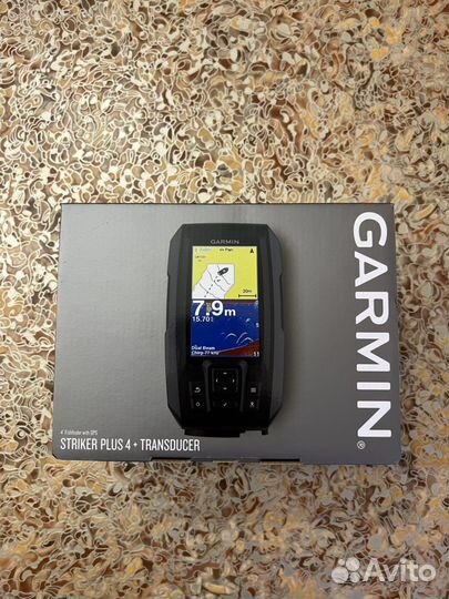 Эхолот Garmin striker vivid 4cv