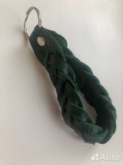 Брелок на ключи из натуральной кожи ручной работы
