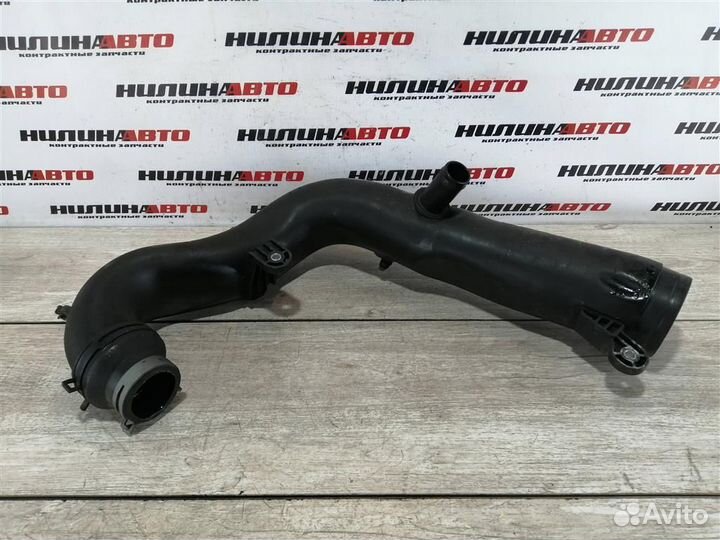 Патрубок интеркулера VW Пассат Б6