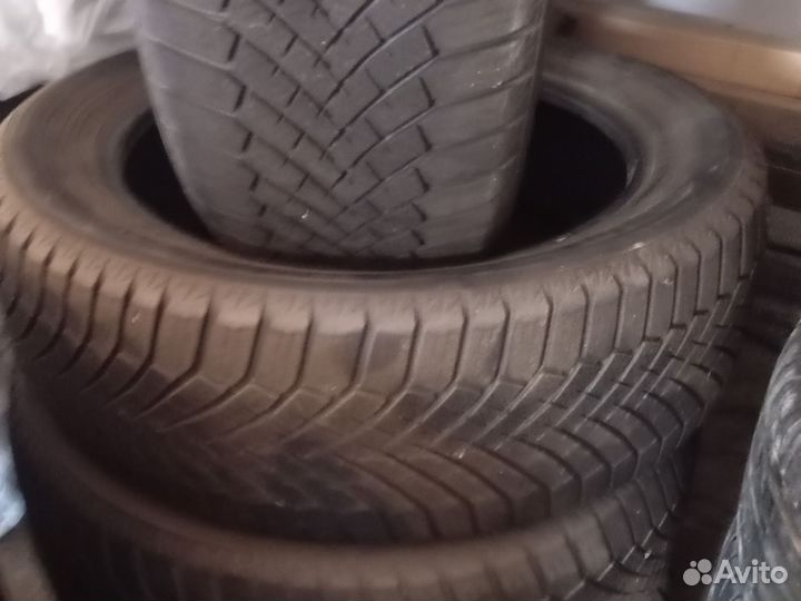 Yokohama BluEarth Winter V906 235/55 R20