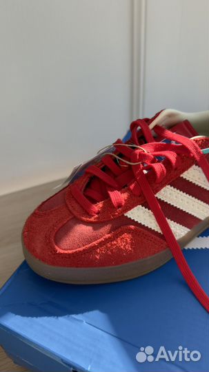 Кроссовки женские adidas gazelle indoor красные