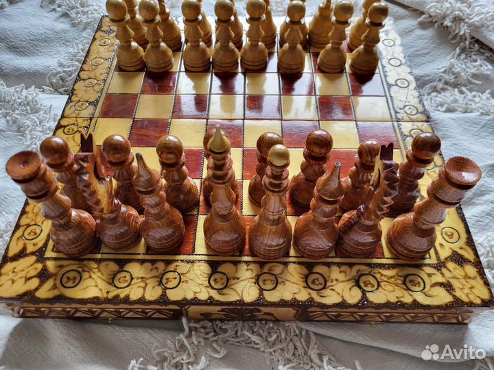 Резные шахматы королевство