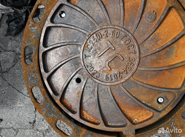 Люк чугунный