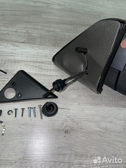 Боковые зеркала на Ниву в стиле Гранта 21214