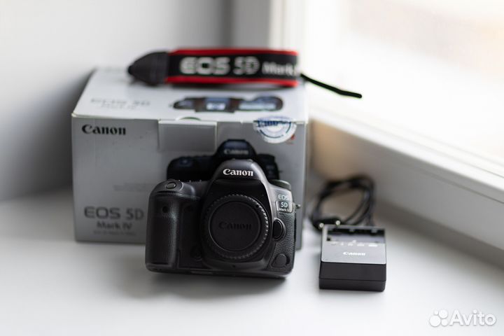 Зеркальный фотоаппарат canon 5D mark IV