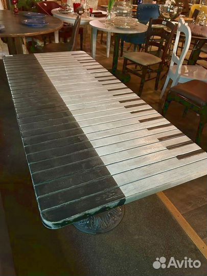 Стол обеденный 